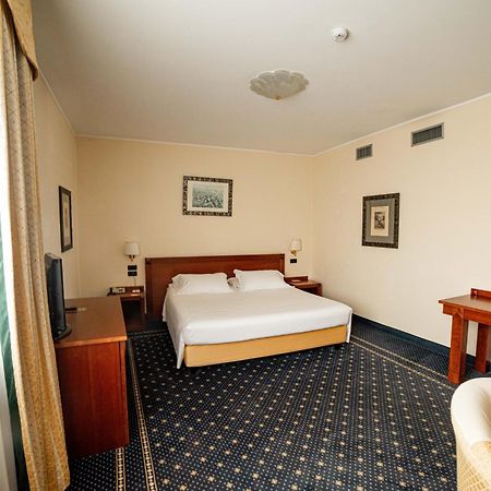 Phi Hotel Cavalieri 布拉 外观 照片