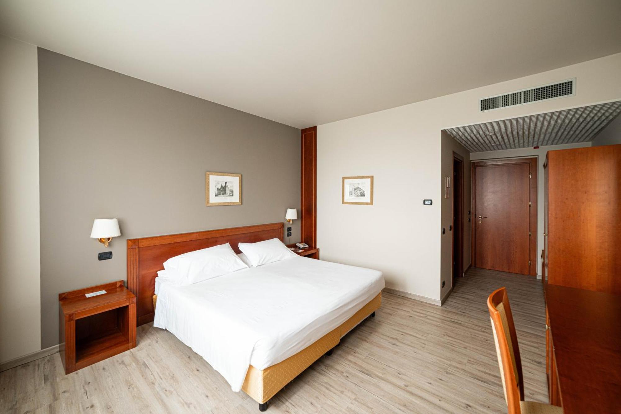 Phi Hotel Cavalieri 布拉 外观 照片